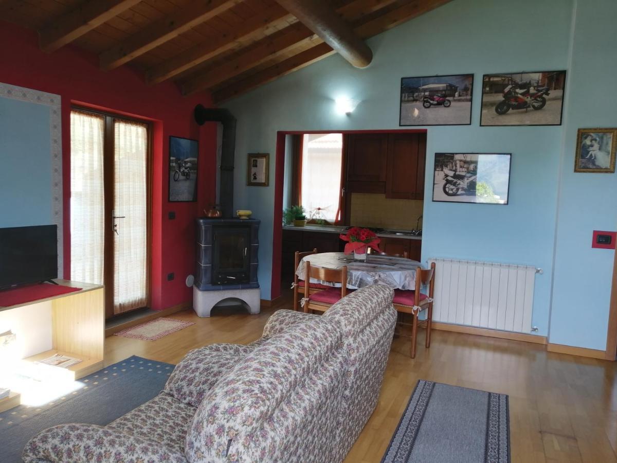 B&B I Viandanti Piancogno Esterno foto